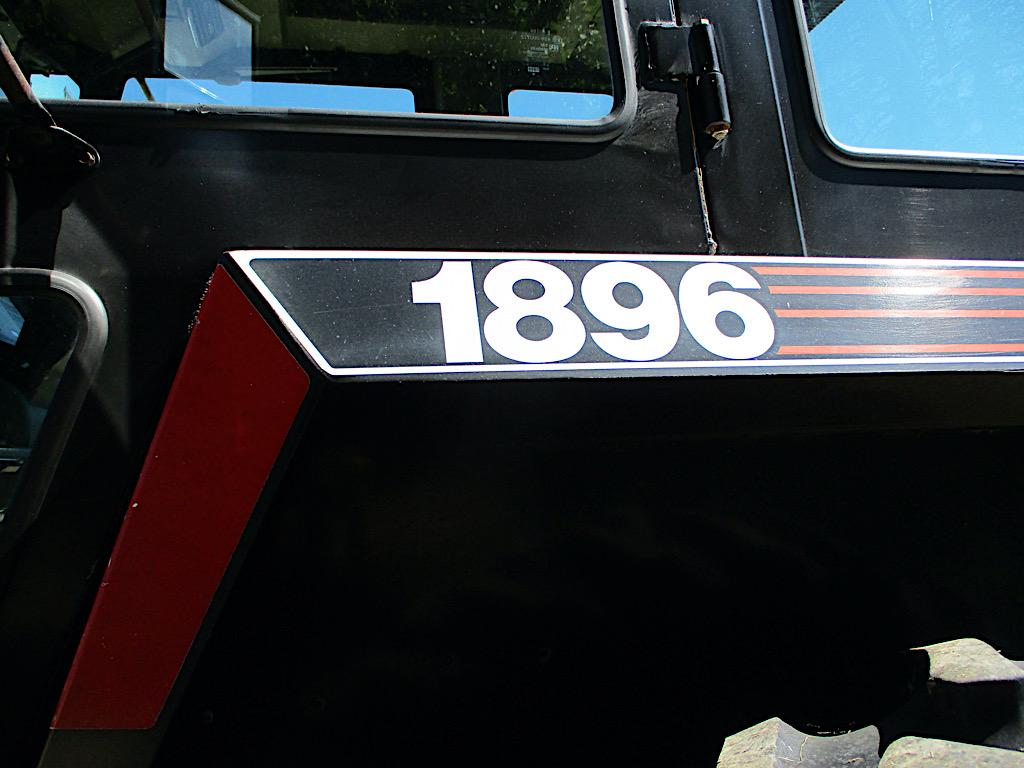 CASE 1896 TRACTOR