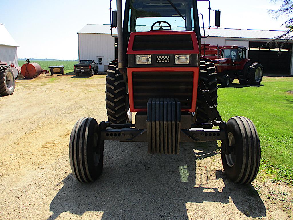 CASE 1896 TRACTOR