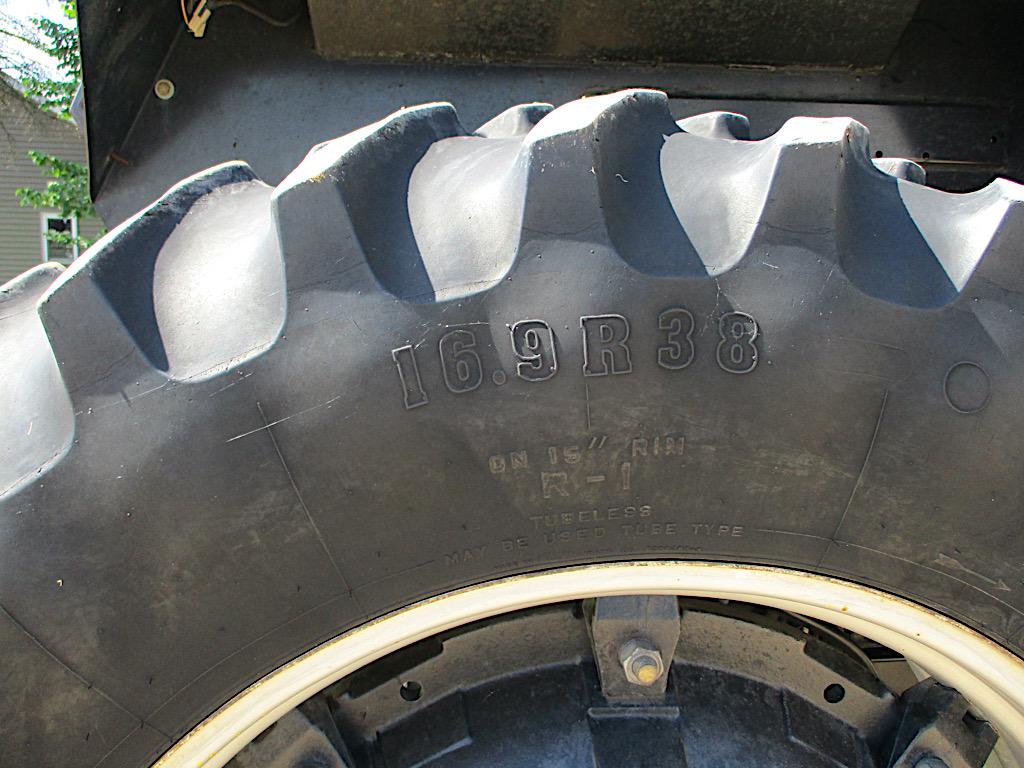 CASE 1896 TRACTOR