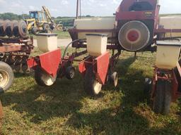 IH 400 Cyclo Planter 4-38", dry fert, ins, monitor, drum