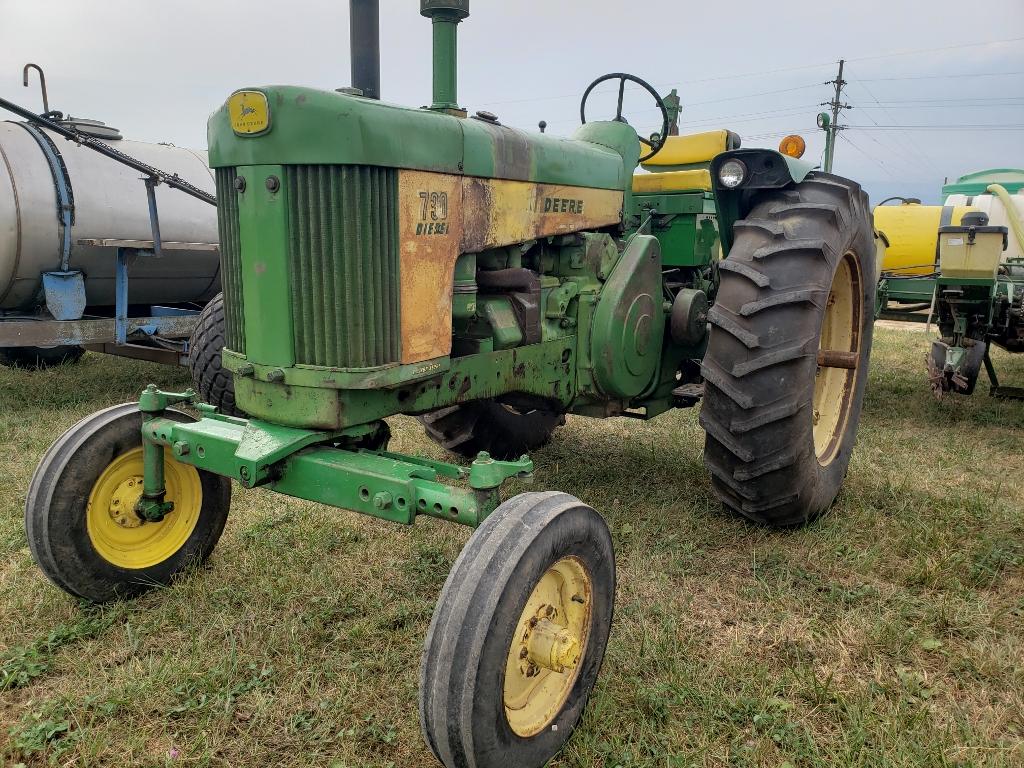 JD 730 D electric start, JD WF 3pt top link, {S#2641}