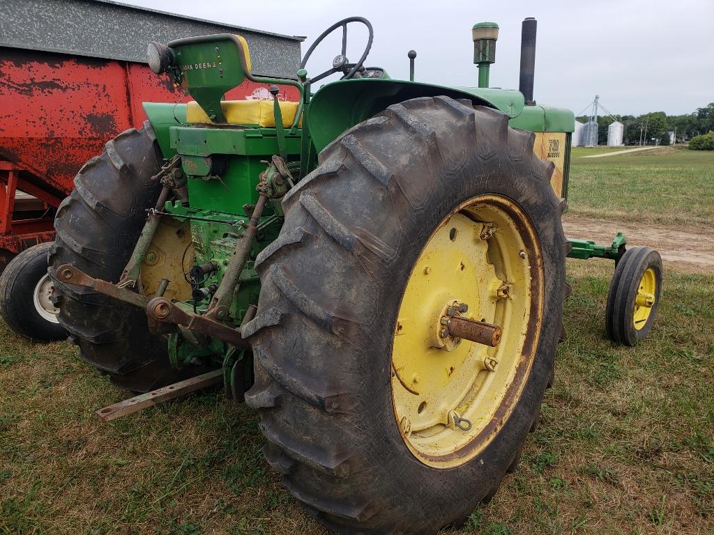 JD 730 D electric start, JD WF 3pt top link, {S#2641}