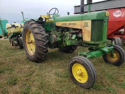JD 730 D electric start, JD WF 3pt top link, {S#2641}