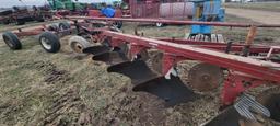 IH 550 5 Btm Plow