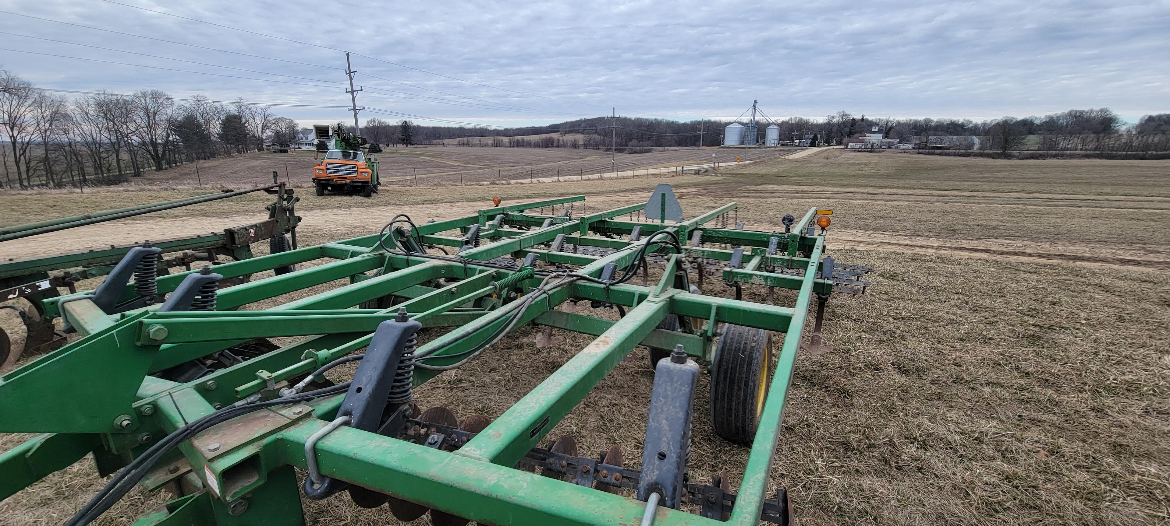 JD 724 12' Finisher