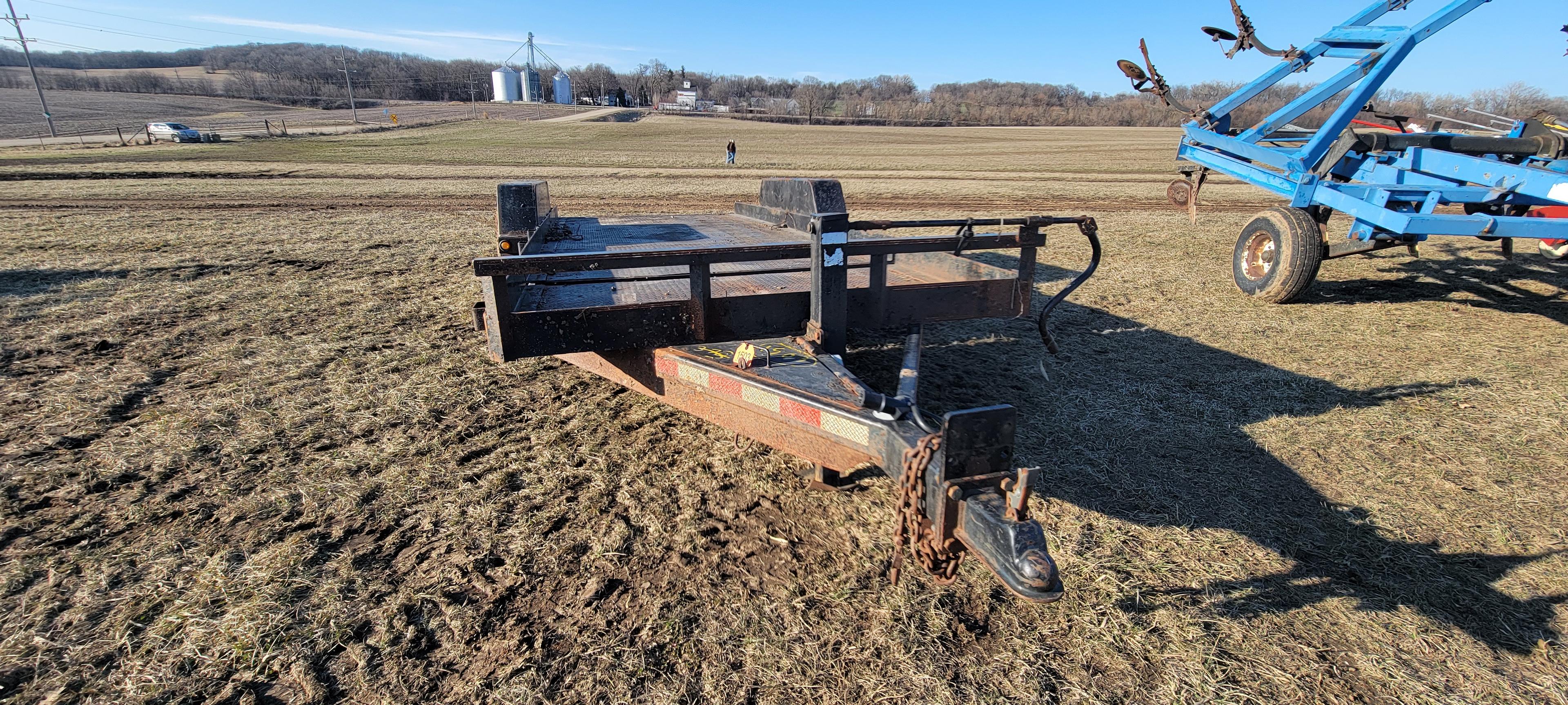 B&B Tandem Axle Trailer  2009    title