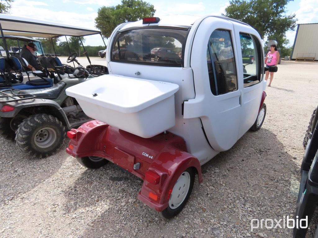 GEM E4 ELECTRIC APPX MILES 3,714 SERIAL # 45319