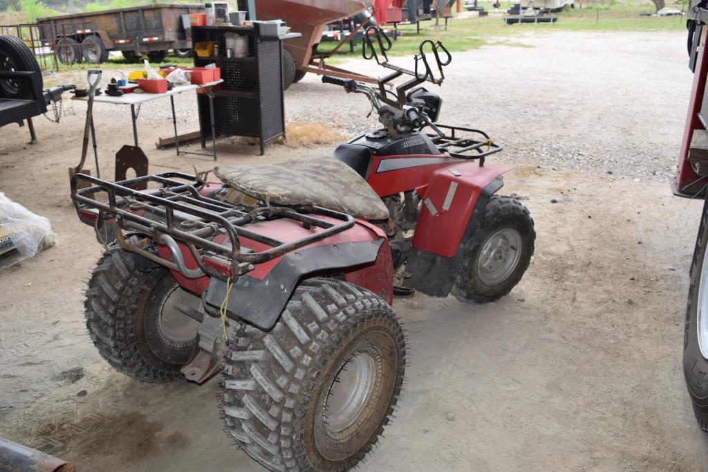 1984 HONDA TRX 200 4 WHEELER (RUNNING) (RUNNING)