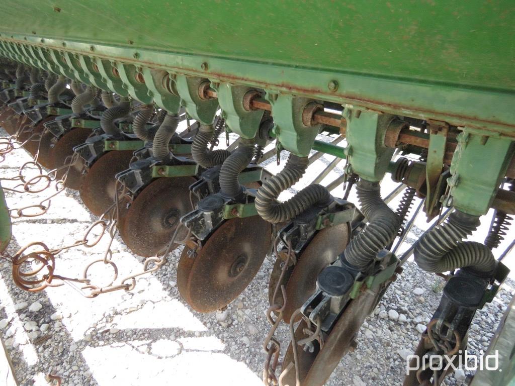 JD 8300 GRAIN DRILL