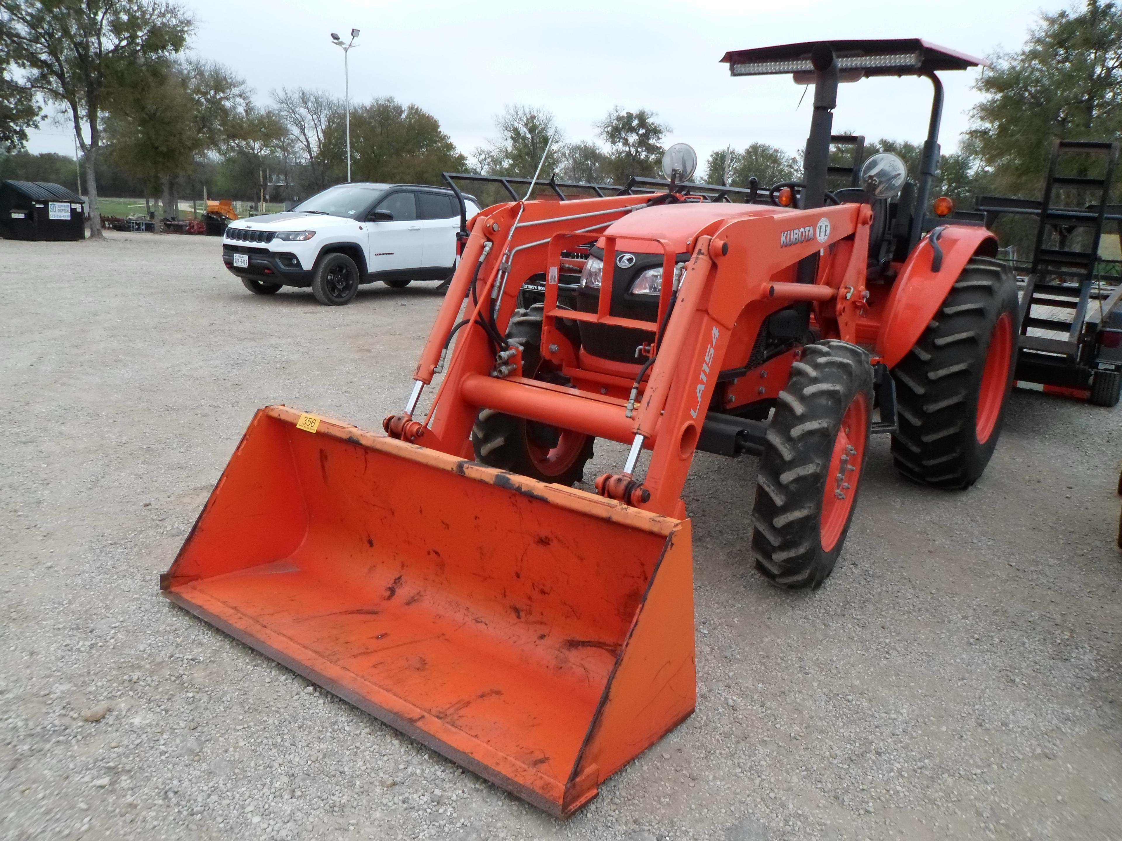 KUBOTA M6060 TRACTOR W/ KUBOTA LA1154 LOADER (SERIAL # 59120) (SHOWING APPX 924 HOURS, UP TO BUYER T