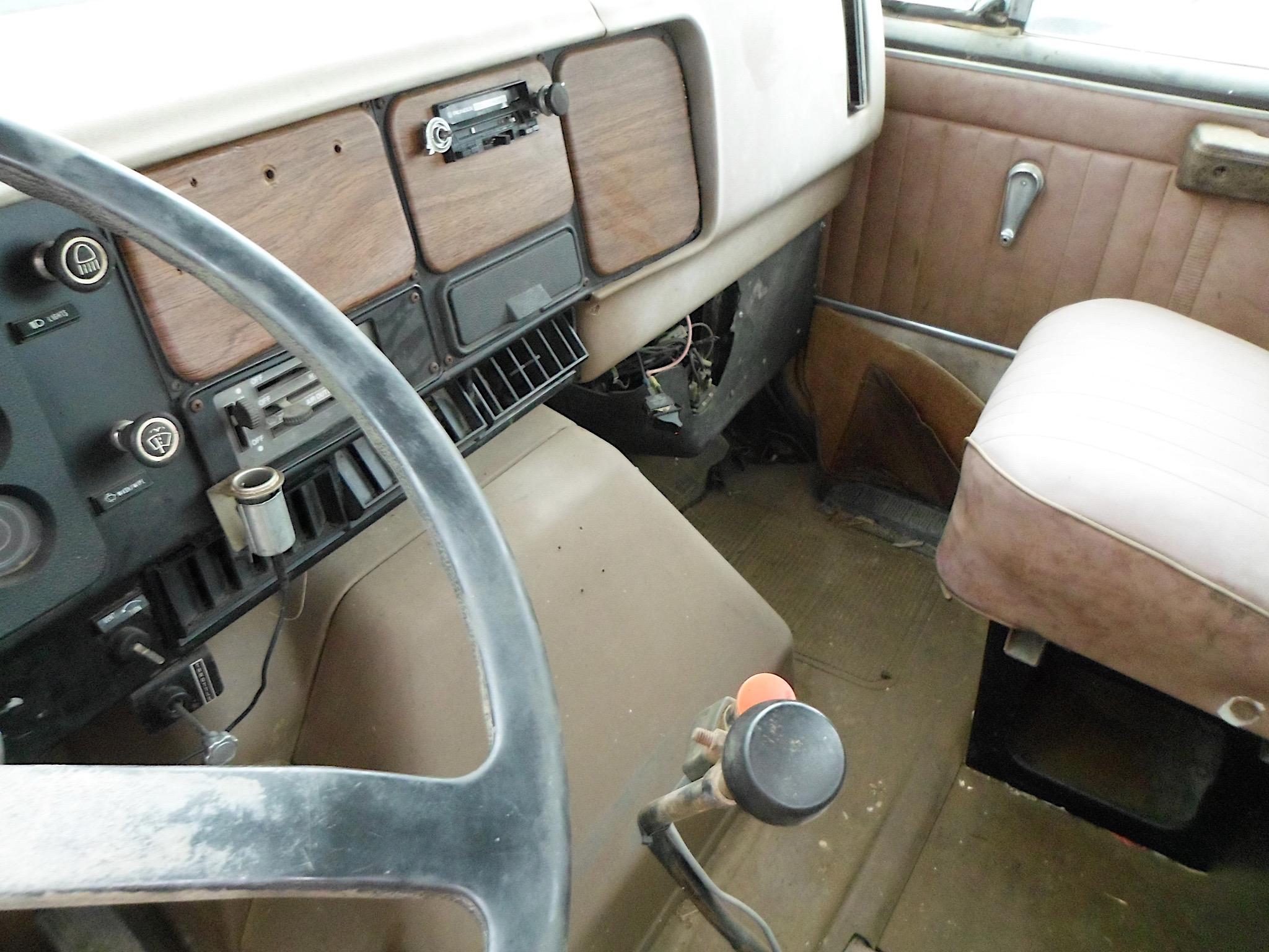 1989 IH BUCKET TRUCK (VIN # 1HTLDZZP5KH662685) (SHOWING APPX 153,529 MILES, UP TO BUYER TO DO THEIR