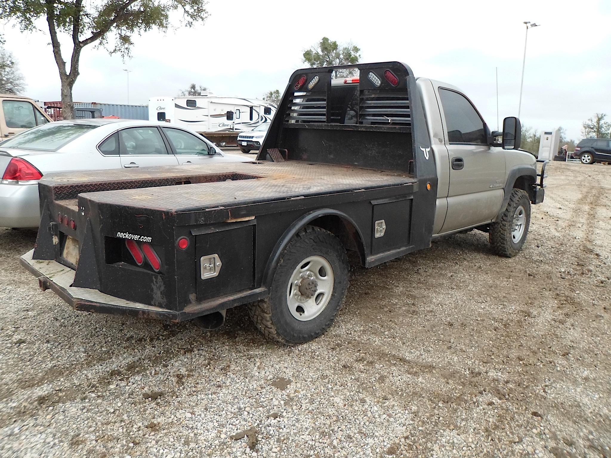 2001 CHEVROLET 2500HD DURAMAX (NEEDS INJECTORS) (VIN # 1GCHK24161E337823) (UNKNOWN MILES, UP TO BUYE