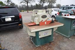 GRIZZLY G0524 STRAIGHT LINE RIP SAW