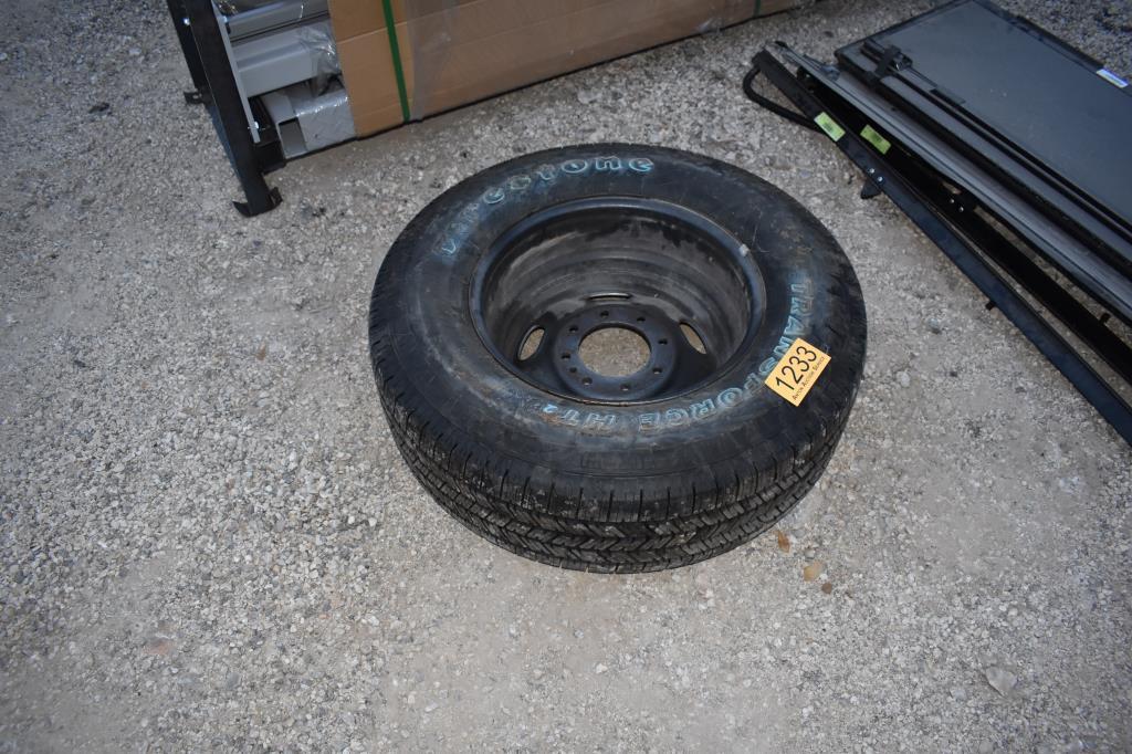 1 - 265 X 70R17 TIRE AND WHEEL