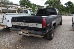 1995 CHEVROLET 3500 PICKUP (NOT RUNNING) (VIN # 1GCHK33KXSF006139) (SHOWING APPX 281,421 MILES, UP T