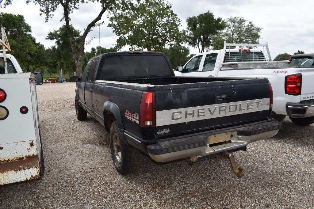 1995 CHEVROLET 3500 PICKUP (NOT RUNNING) (VIN # 1GCHK33KXSF006139) (SHOWING APPX 281,421 MILES, UP T