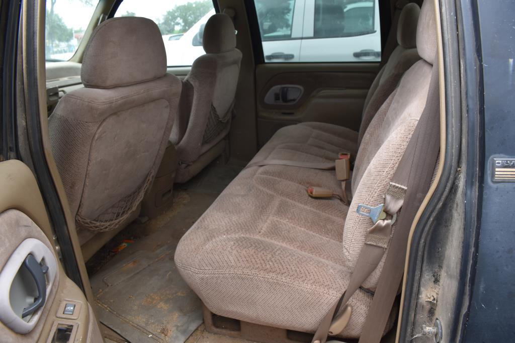 1995 CHEVROLET 3500 PICKUP (NOT RUNNING) (VIN # 1GCHK33KXSF006139) (SHOWING APPX 281,421 MILES, UP T