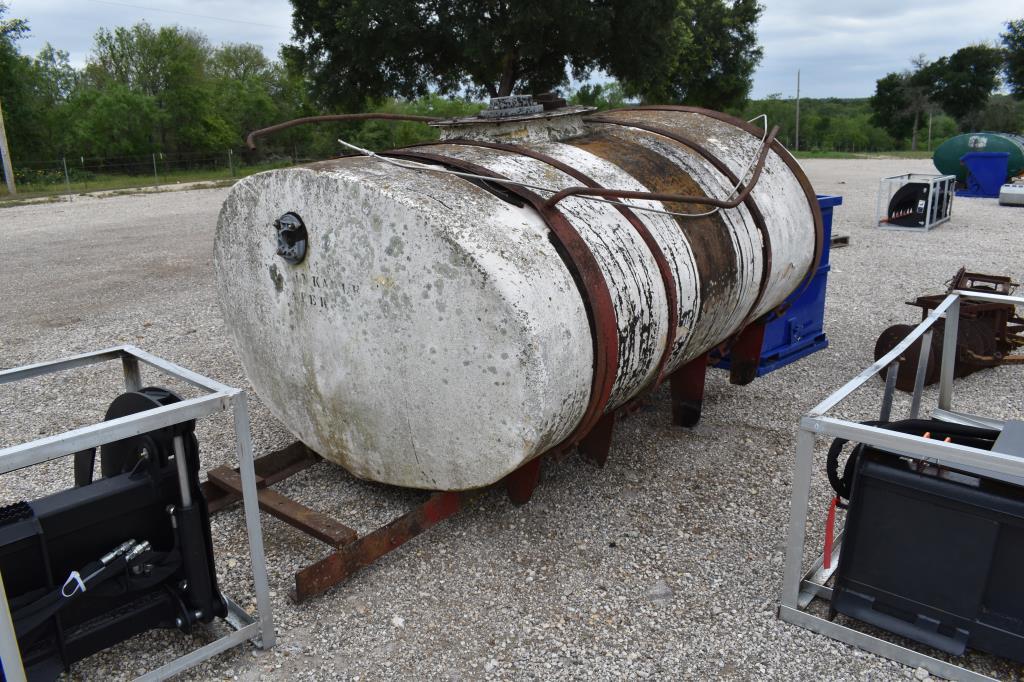 1000 GALLON WATER TANK