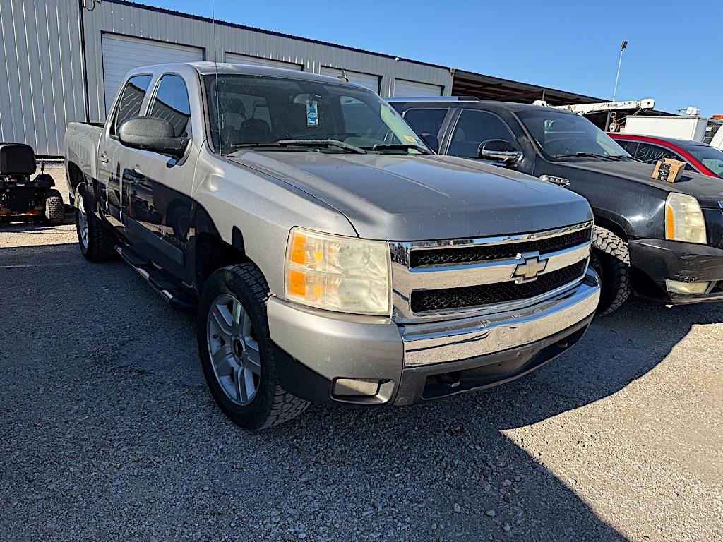 2007 CHEVROLET PICKUP (VIN # 2GCEC13J271653838) (SHOWING APPX 324,109 MILES, UP TO THE BUYER TO DO T