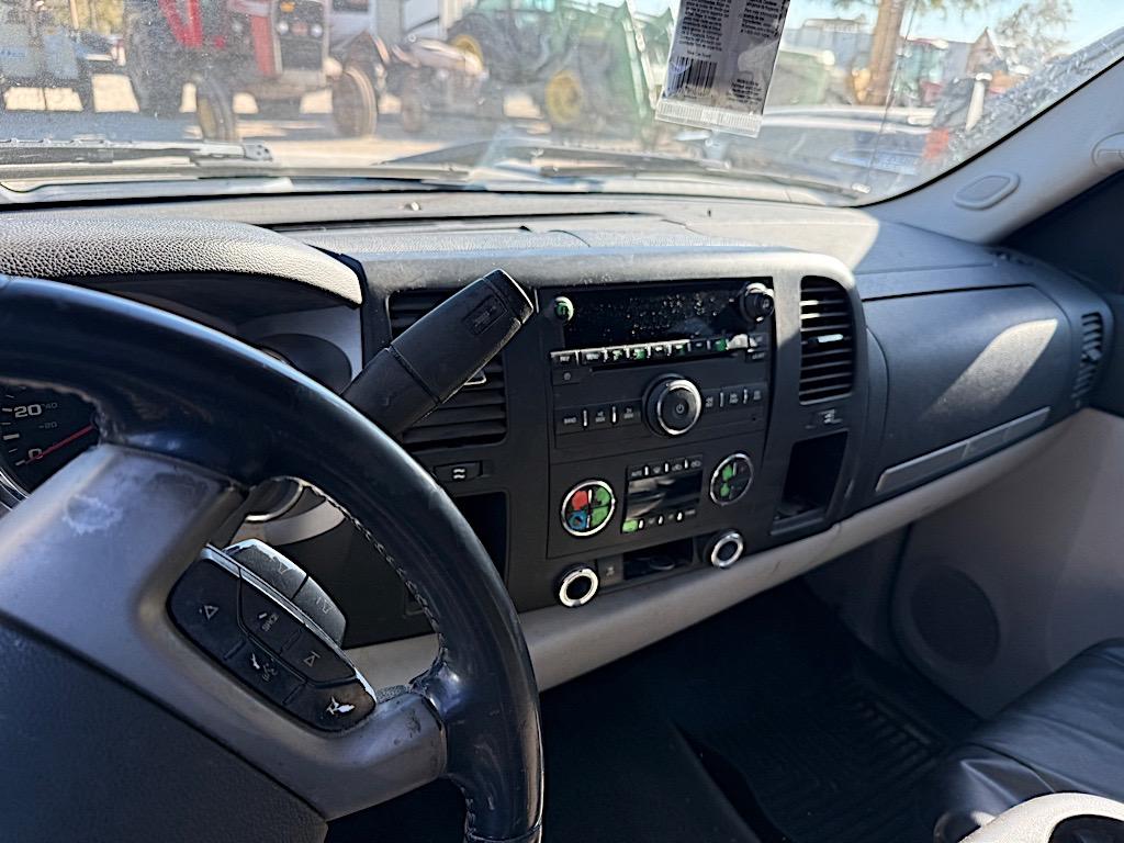2007 CHEVROLET PICKUP (VIN # 2GCEC13J271653838) (SHOWING APPX 324,109 MILES, UP TO THE BUYER TO DO T