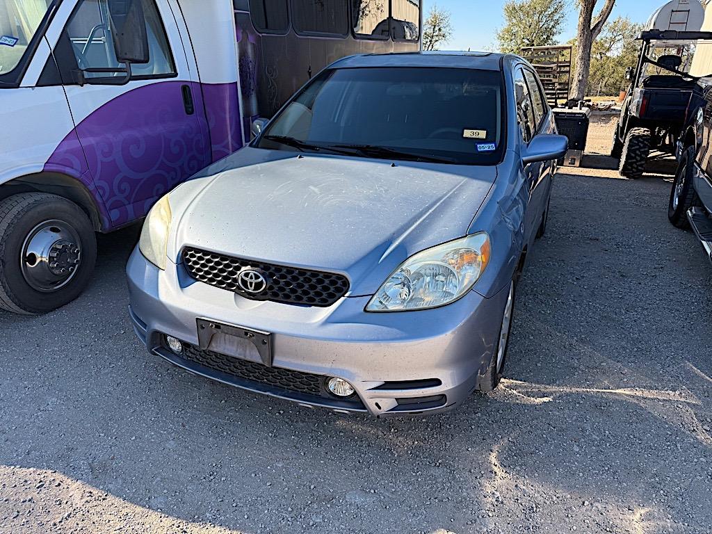 2003 TOYOTA MATRIX (VIN # 2T1KR32E43C062424) (SHOWING APPX 194,631 MILES, UP TO THE BUYER TO DO THEI