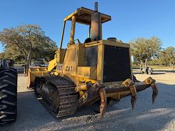 CAT 963 TRACK LOADER W/ RIPPERS (SERIAL # 11200258) (SHOWING APPX 9,608 HOURS, UP TO THE BUYER TO DO