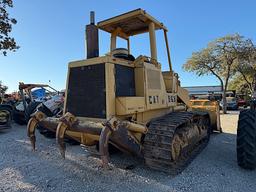 CAT 963 TRACK LOADER W/ RIPPERS (SERIAL # 11200258) (SHOWING APPX 9,608 HOURS, UP TO THE BUYER TO DO