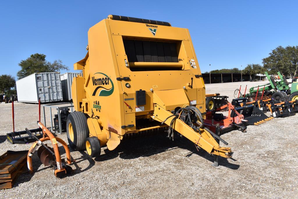 VERMEER 605 SUPER M ROUND BALER (5,968 BALES) W/ MONITOR (MONITOR IN THE OFFICE)