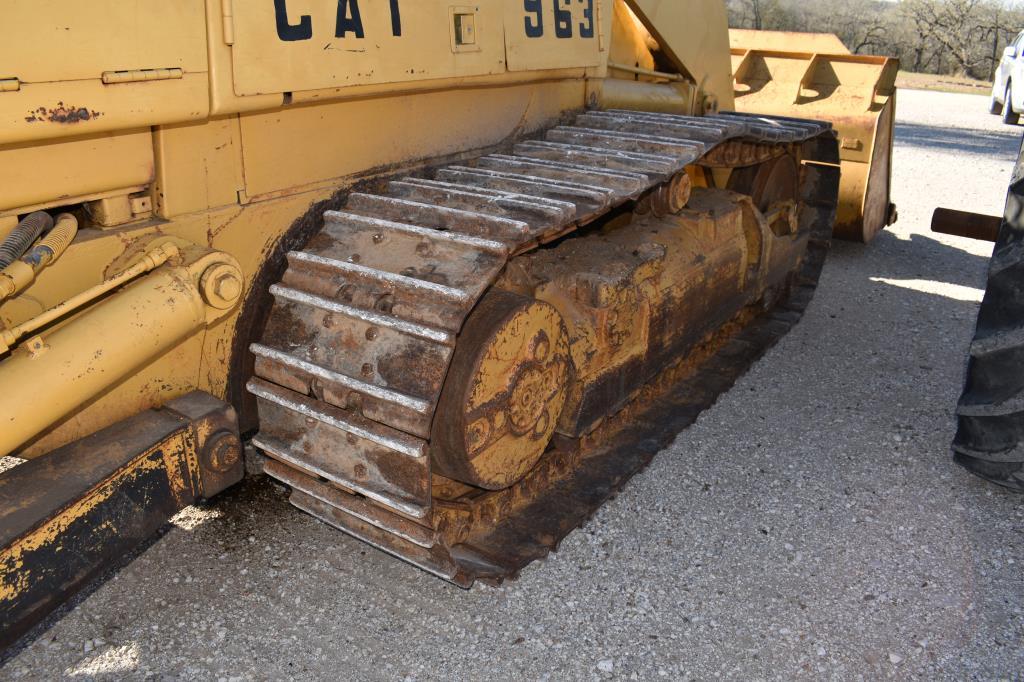CAT 963 TRACK LOADER W/ RIPPERS (SERIAL # 11200258) (SHOWING APPX 9,608 HOURS, UP TO THE BUYER TO DO
