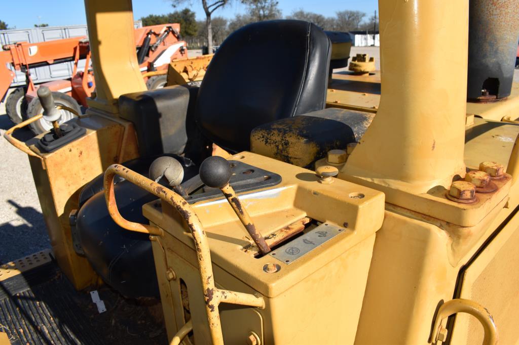 CAT 963 TRACK LOADER W/ RIPPERS (SERIAL # 11200258) (SHOWING APPX 9,608 HOURS, UP TO THE BUYER TO DO