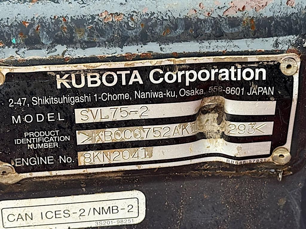KUBOTA SVL 75-2 SKID LOADER (SERIAL # 1039089) (SHOWING APPX 1,595 HOURS, UP TO THE BUYER TO DO THEI