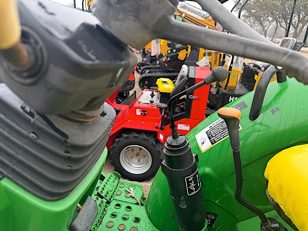 JD 5055E TRACTOR W/ JD H240 LOADER (SERIAL # 1PY5055ELFY110871) (SHOWING APPX 762 HOURS, UP TO THE B