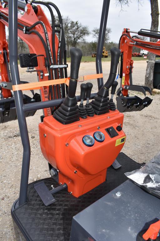 AGT MX15R MINI EXCAVATOR (SERIAL # MX15R2024J0000258) (K)