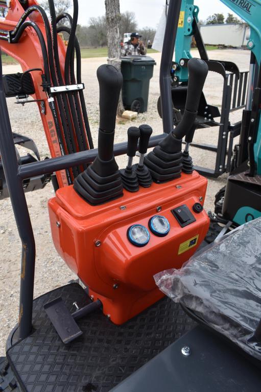 AGT MX15R MINI EXCAVATOR (SERIAL # MX15R2024J0000280) (K)