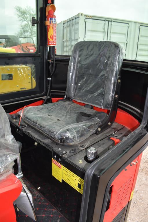 VICSEC VC13C MINI EXCAVATOR (SERIAL # VC13C241210) (K)