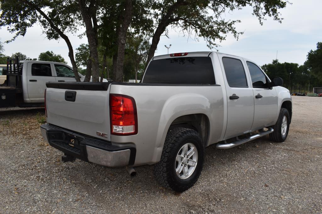 2011 GMC 1500 PICKUP 4X4 (VIN # 3GTP2VE30BG266819) (SHOWING APPX 231,683 MILES, UP TO THE BUYER TO D