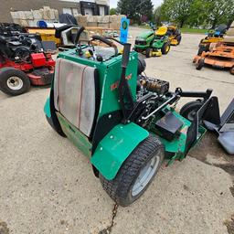Bob-Cat Zero Turn Stand On Mower