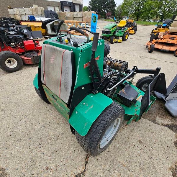 Bob-Cat Zero Turn Stand On Mower