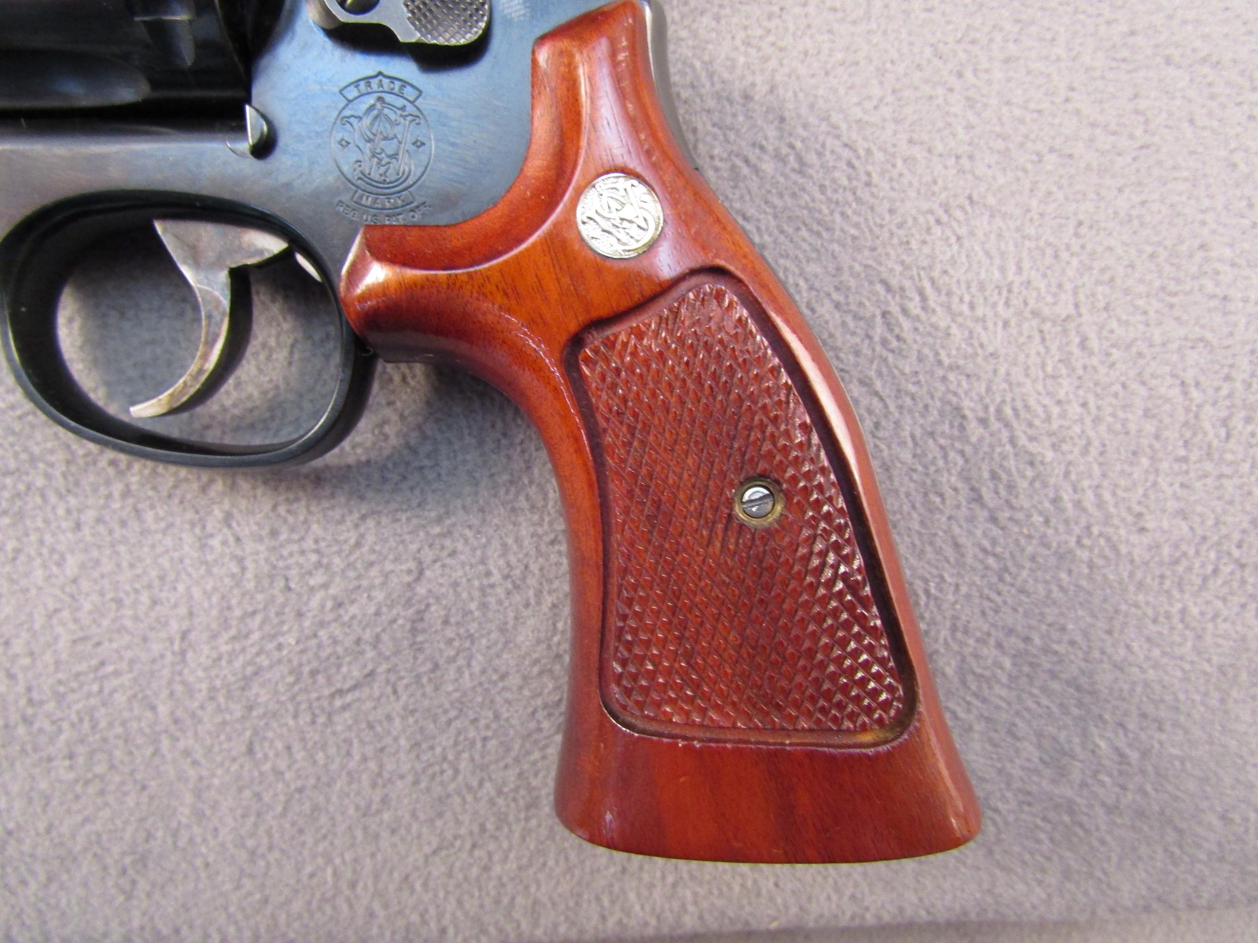 handgun: SMITH & WESSON MODEL 17-6, 22CAL DOUBLE ACTION REVOLVER, S#BDZ5647