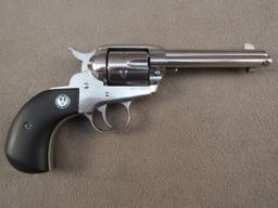 handgun: RUGER New Model Single-Six, Revolver, .32 H&R mag, 6 shot, 4.5" barrel, S#65039461