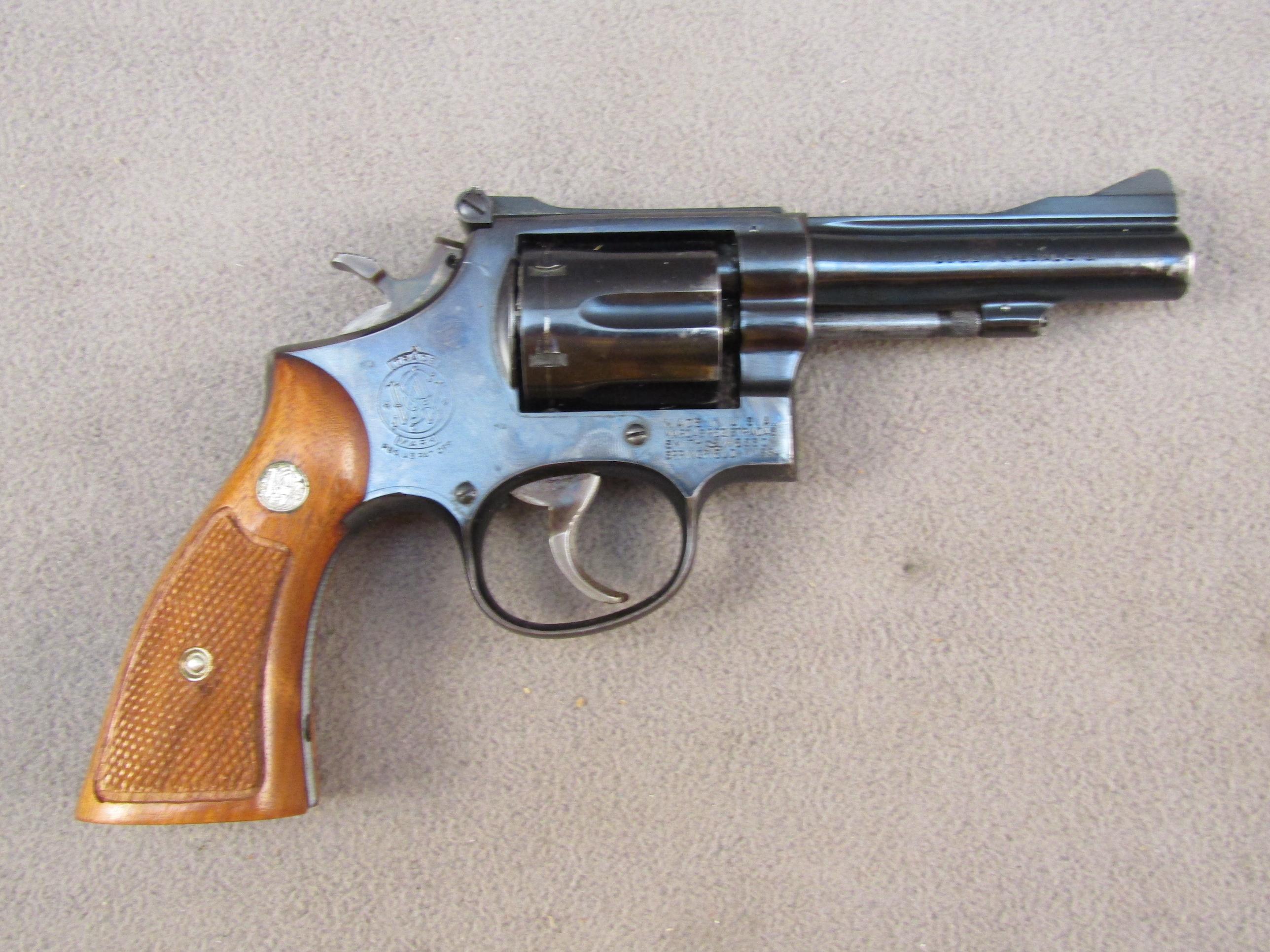 handgun: S&W Model 15-2, Revolver, .38S&W, 6 shot, 4" barrel, S#K815063