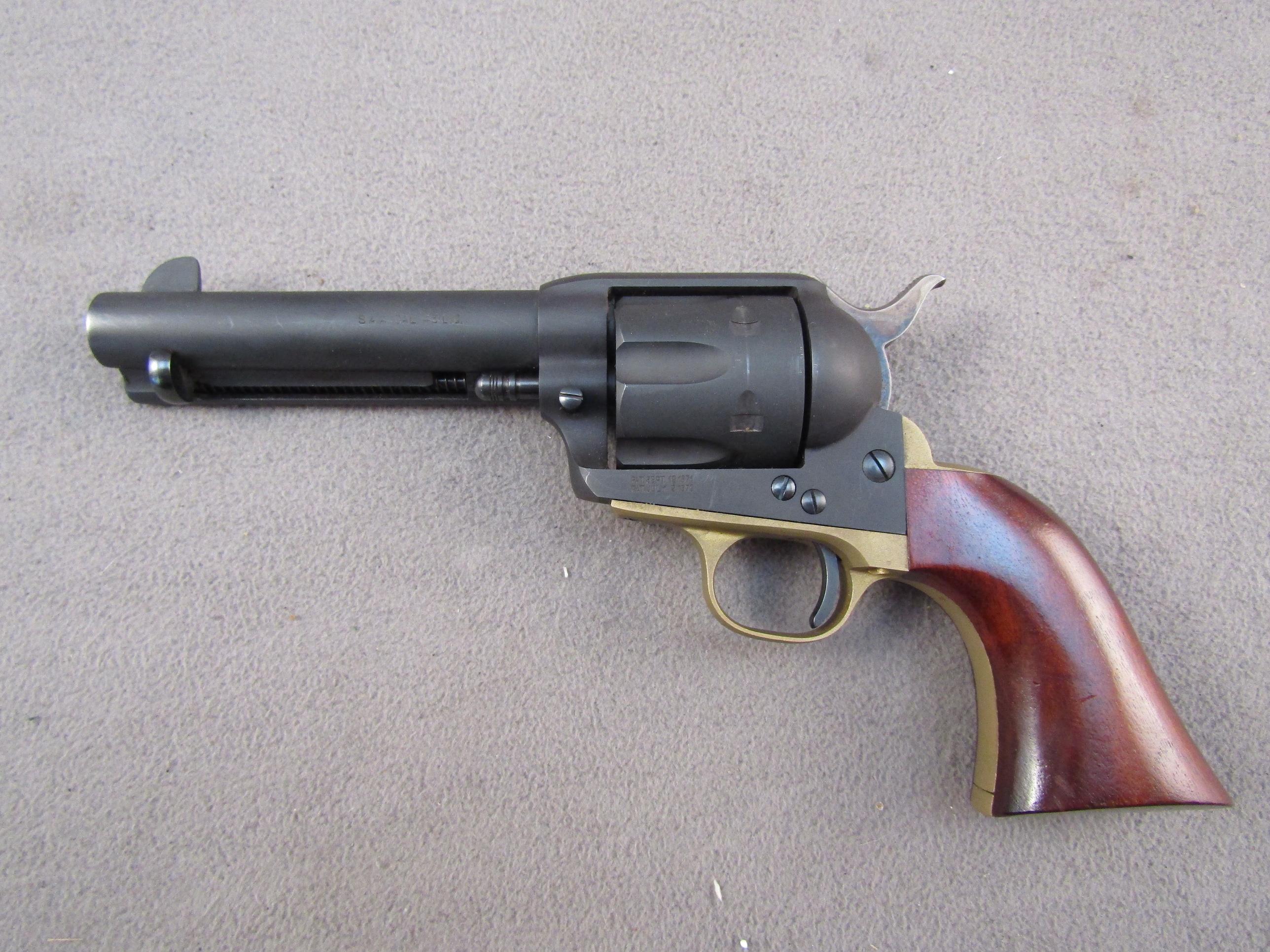 handgun: UBERTI Model S.A. Cattlemen, Revolver, .45LC, 6 shot, 4.75" barrel, S#129543