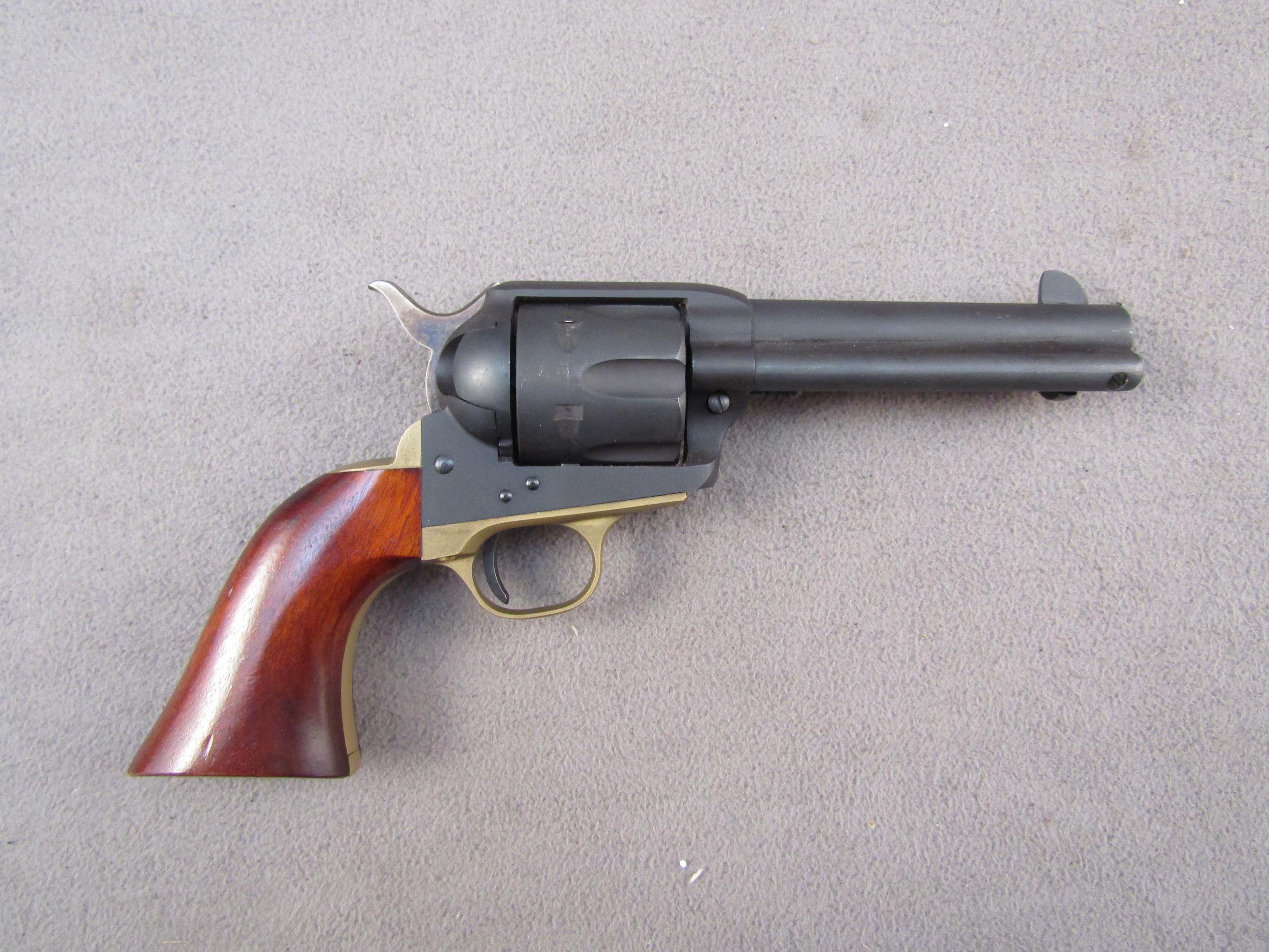 handgun: UBERTI Model S.A. Cattlemen, Revolver, .45LC, 6 shot, 4.75" barrel, S#129543