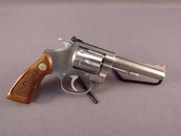 handgun: S&W Model 63, Revolver, .22LR, 6 shot, 4.5" barrel, S#M197164