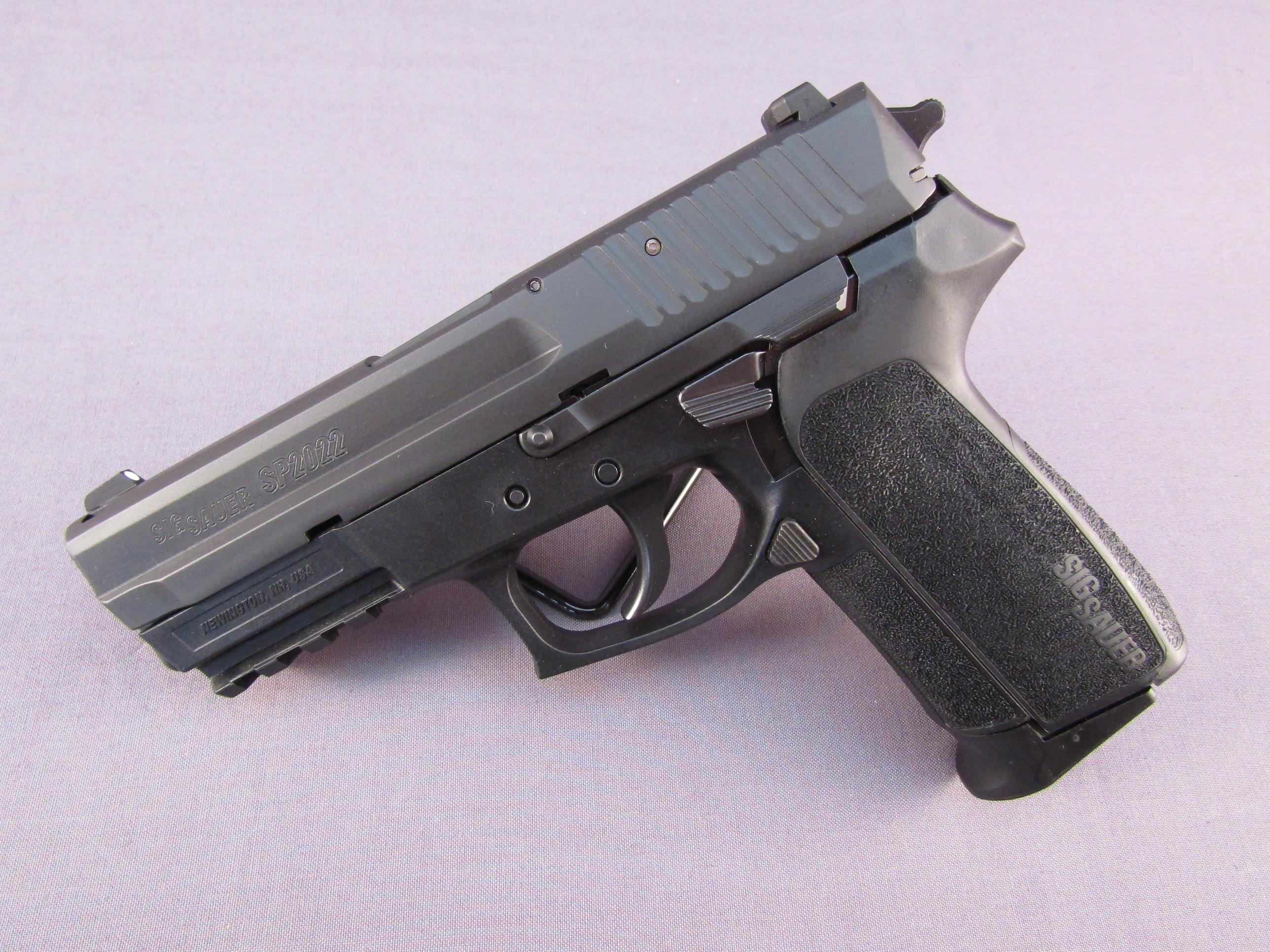 handgun: SIG SAUER Model SP2022, Semi-Auto Pistol, 9mm, 15 shot, 3.75" barrel, S#24D019747