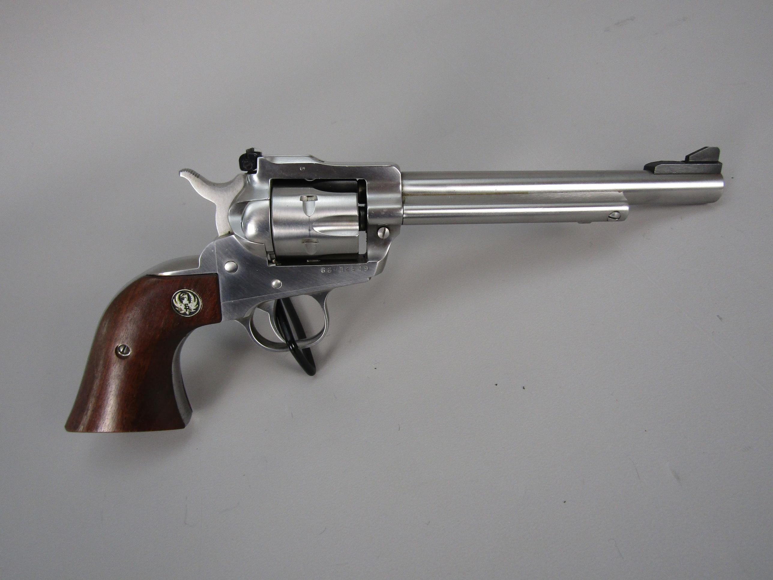 handgun: RUGER Model New Model Single-Six, Revolver, .22, 6 shot, 6 3/4" bbl, 12" overall S#66-12549