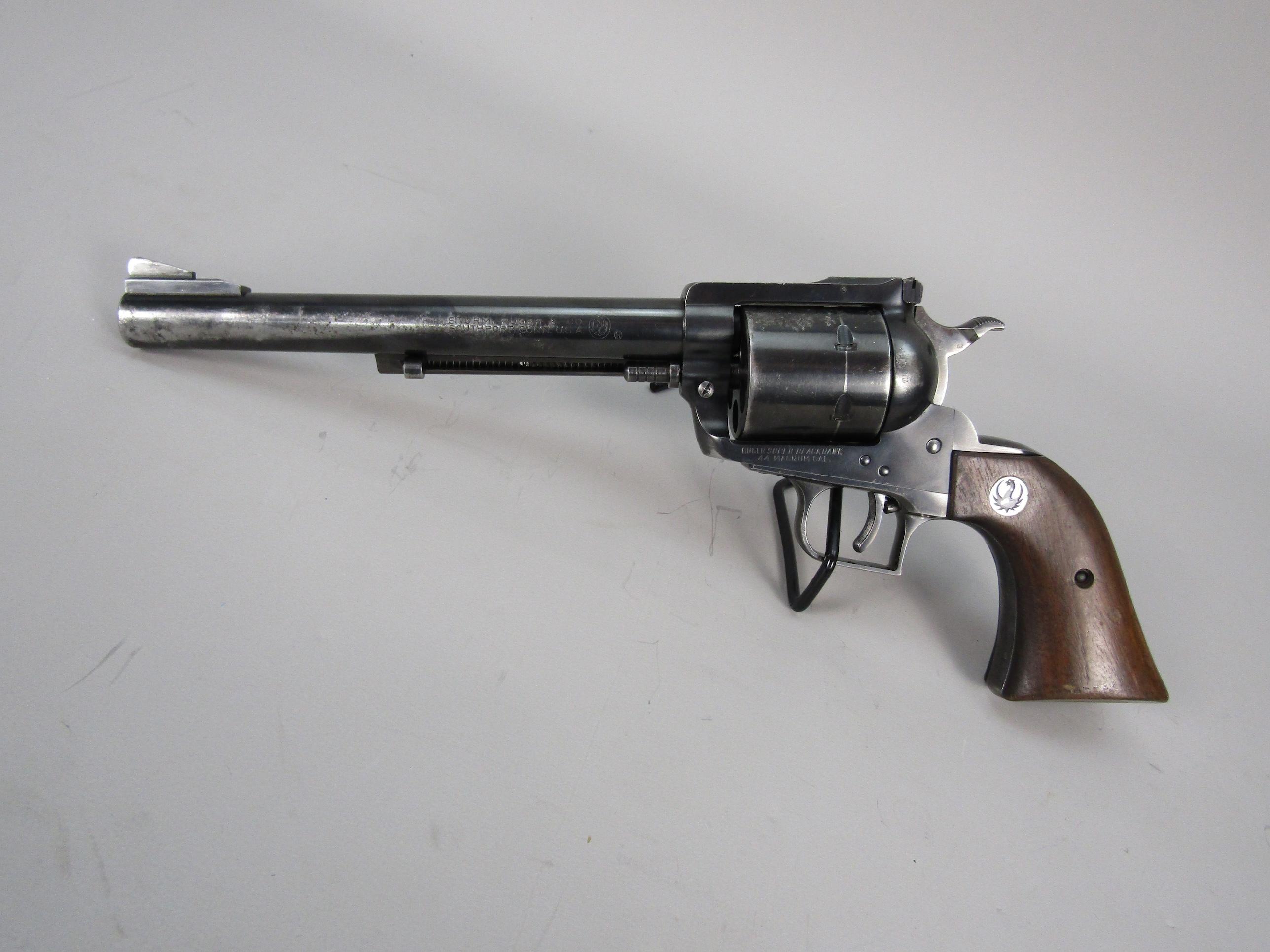 handgun: RUGER Model Super Blackhawk, Revolver, .44Mag, 6 shot, 7 1/2" barrel, 13" overall, S#821