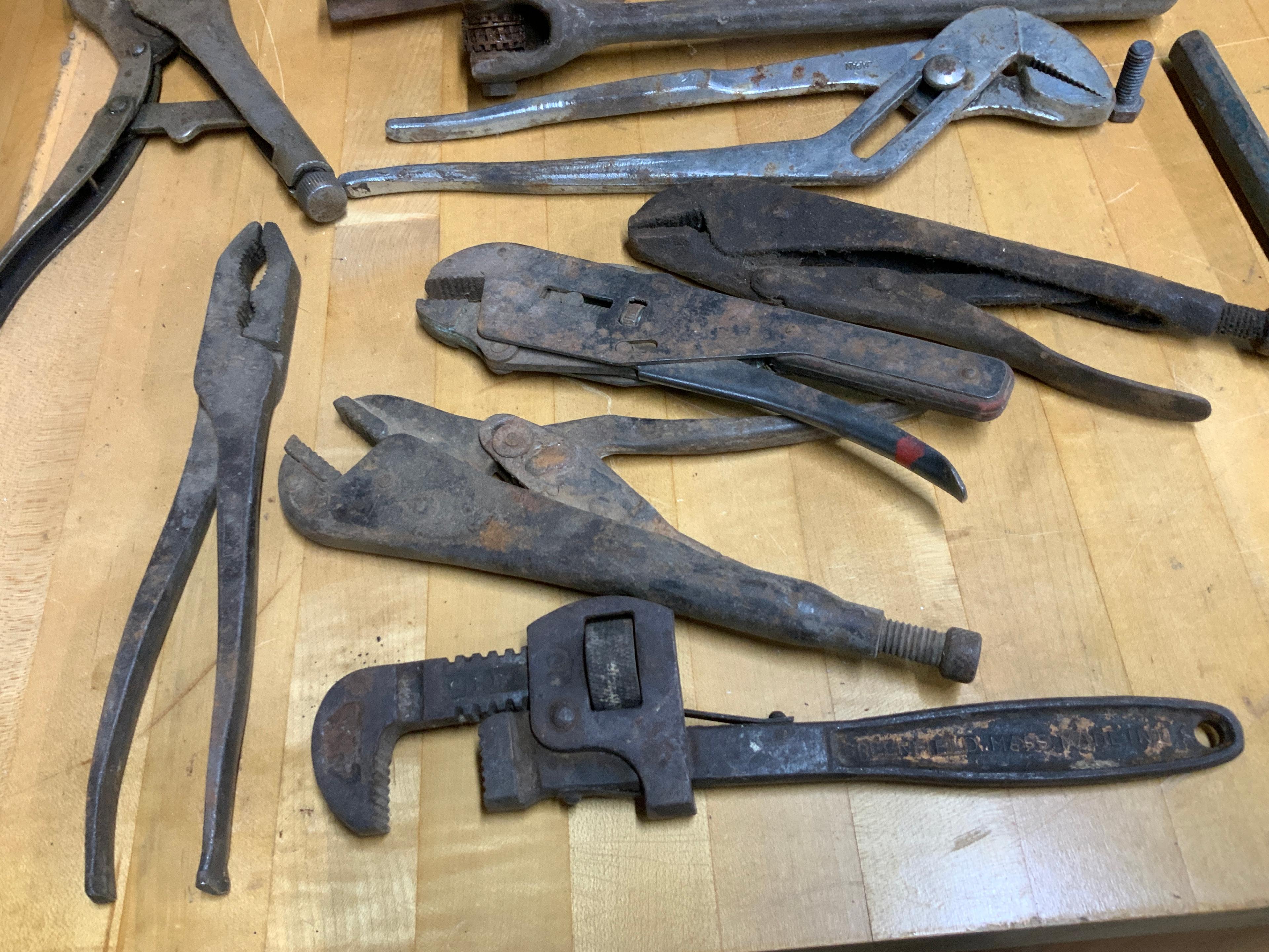 2 Small Vises, Misc Tools