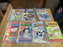 7 Vintage Comic Books- 5 Richie Rich around 1975