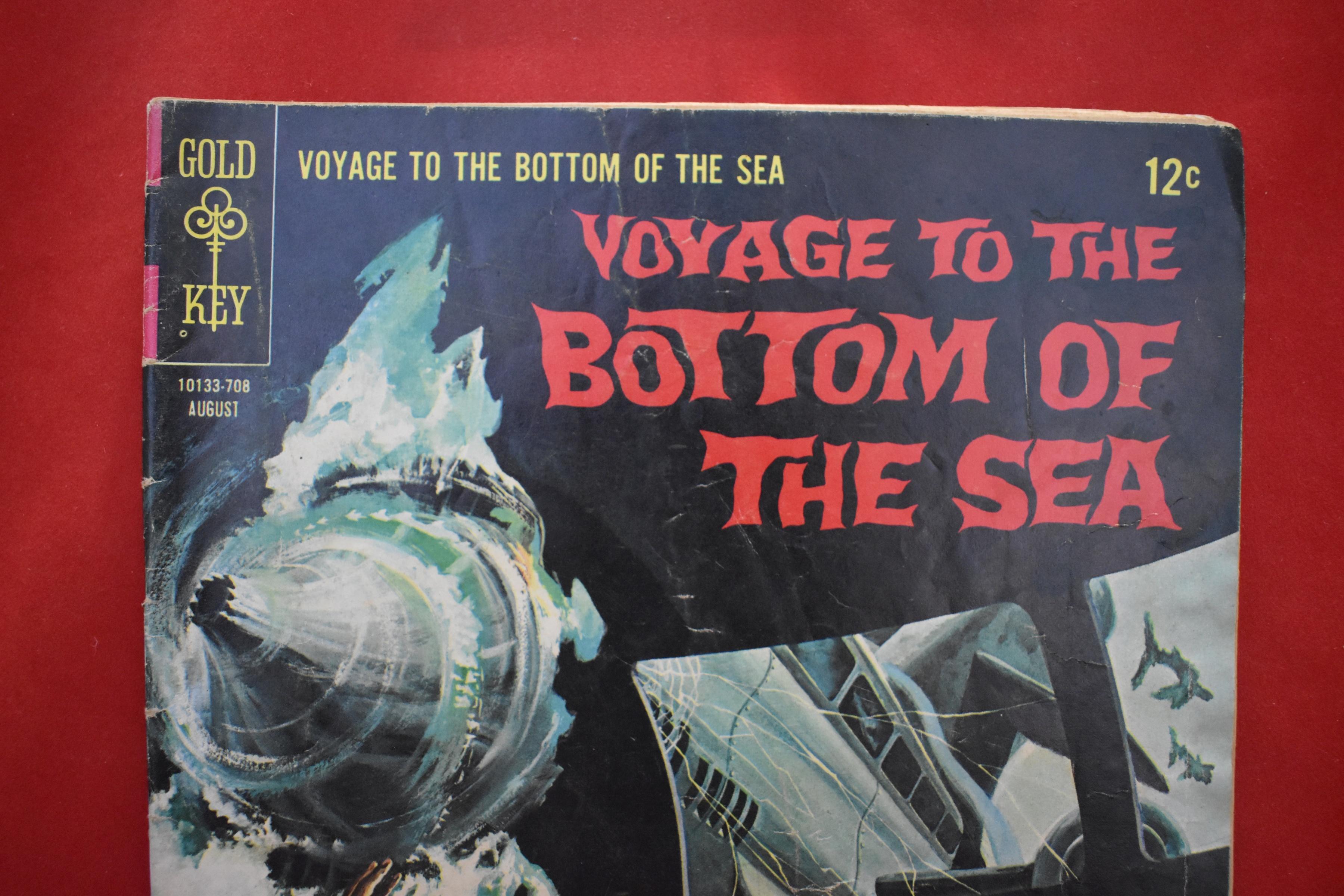 VOYAGE TO THE BOTTOM OF THE SEA #9 | GOLD KEY - 1967 | *SOLID - BIT OF CREASING*